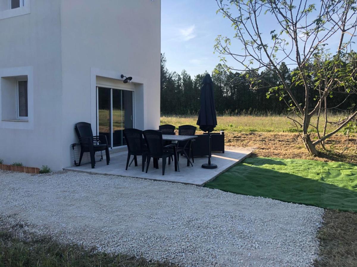 Gite De Charme En Provence Villa Monteux Exterior photo